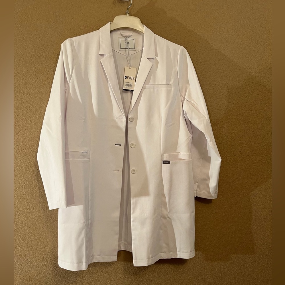 Figs Bellevue Long White Coat Size Extra Large New With Tags